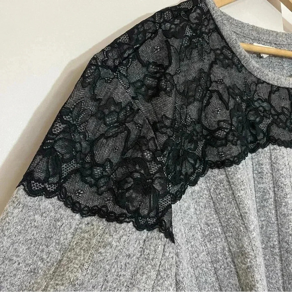 Maurices black  and gray long sleeve laced oversized crewneck blouse size 4X - Picture 7 of 11